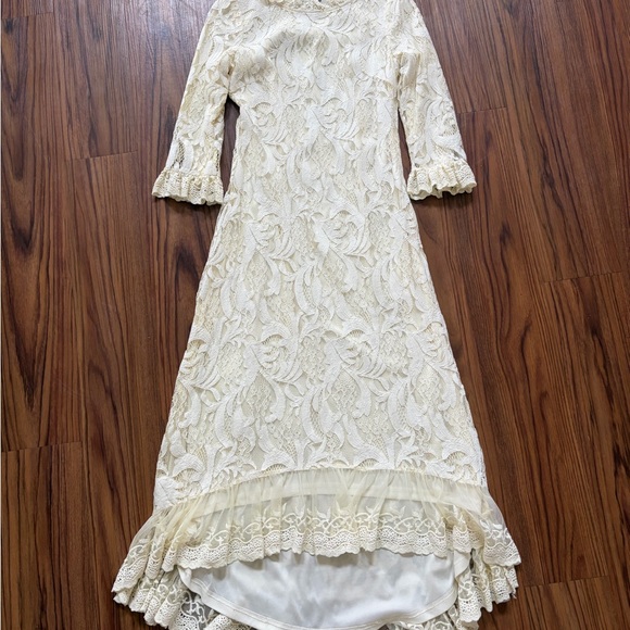Dainty Jewells Dresses & Skirts - Dainty Jewells Cream Lace Dress